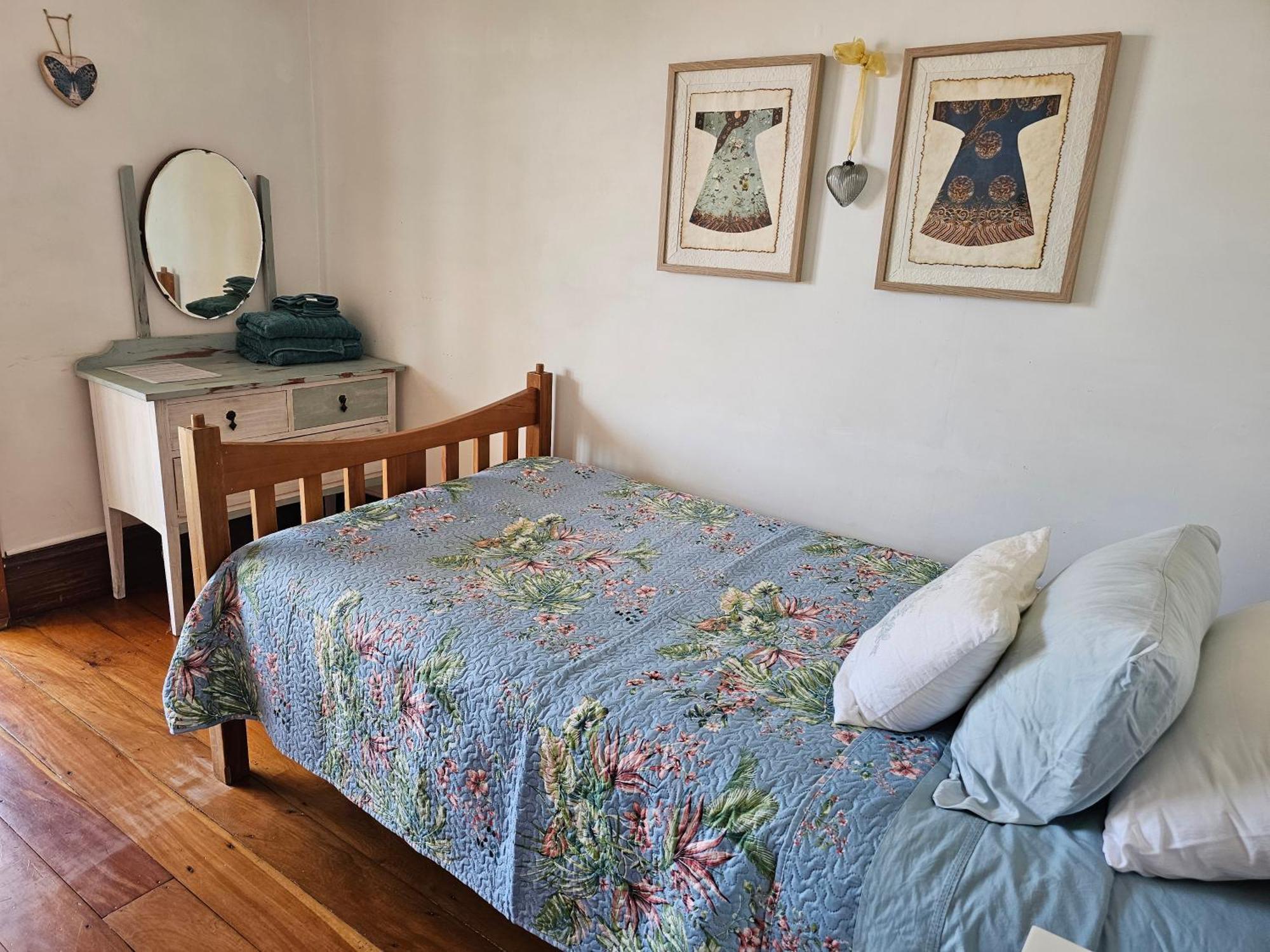 Brony'S Beachfront-Short And Long Term Stays Поріруа Номер фото