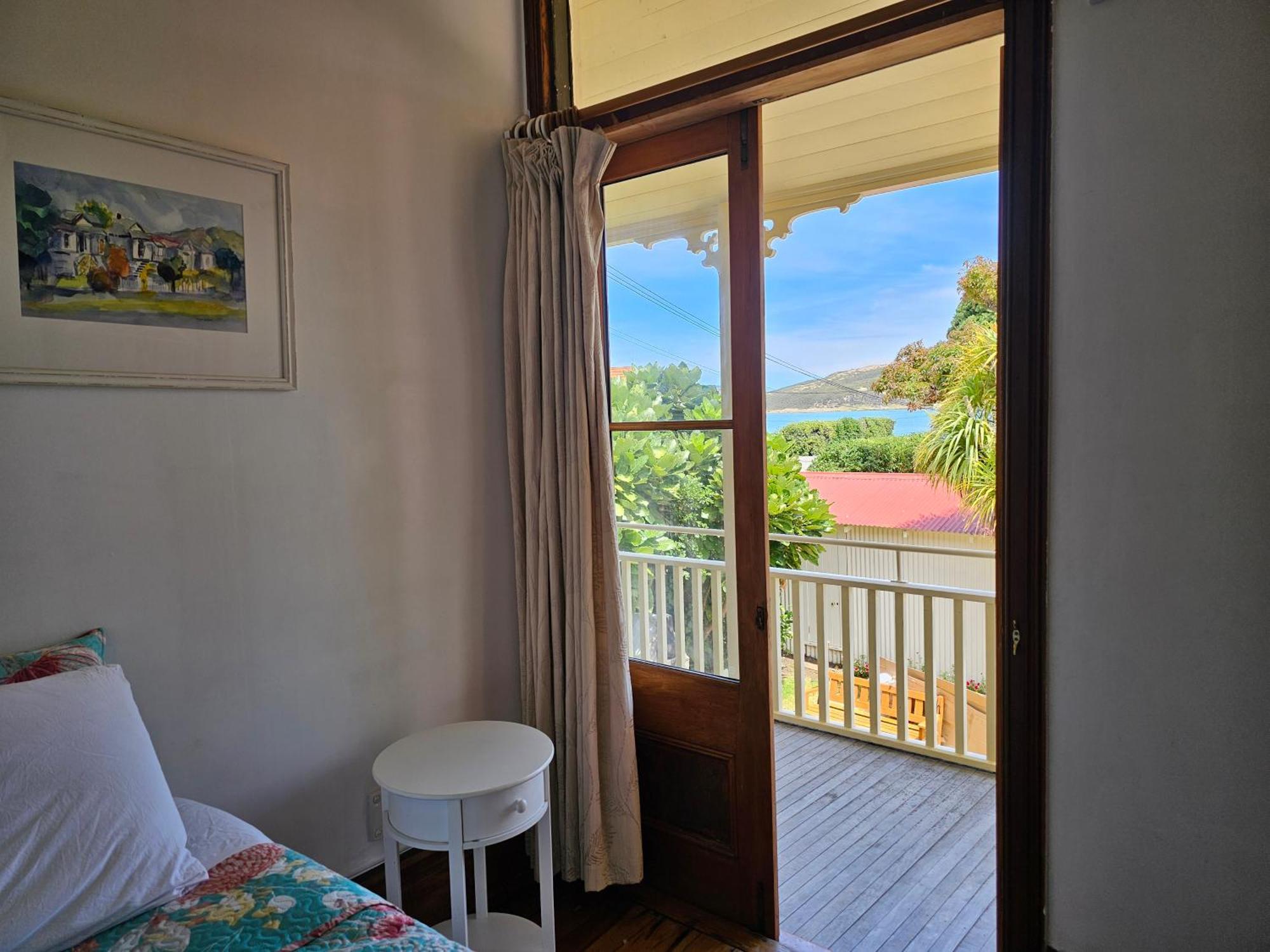 Brony'S Beachfront-Short And Long Term Stays Поріруа Номер фото